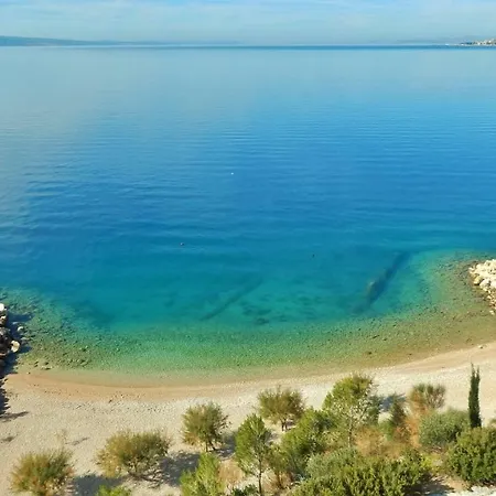 Seafront Nemira Apartment *