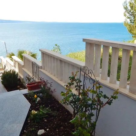 Seafront Nemira Apartment
