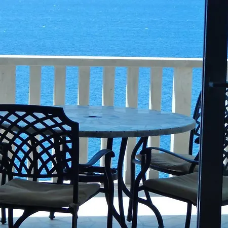 Apartment Seafront Nemira Omiš